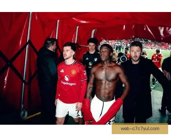 卫报称曼联欲十五万周薪留梅努